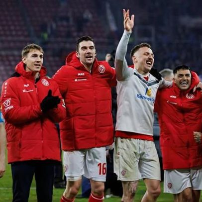 Mainz deixa último lugar na Bundesliga e complica manutenção