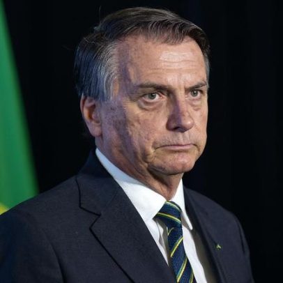 Bolsonaro tem alta do hospital e regressa à prisão