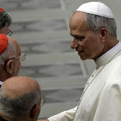Vaticano reúne cardeais católicos de todo o mundo