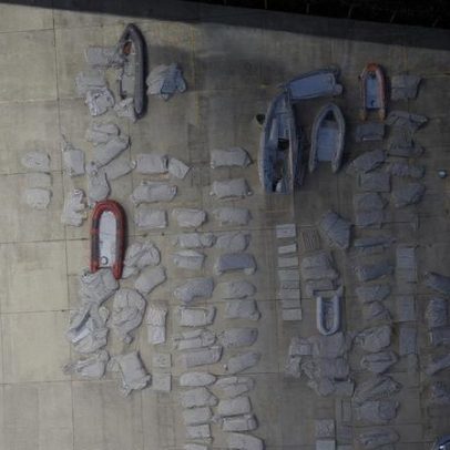 Chegadas de migrantes pela Mancha atingem maior nível desde 2022