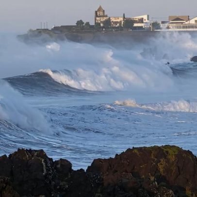 Aviso vermelho nos Açores devido à agitação marítima