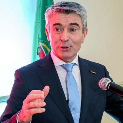 Conselho de Paz: Carneiro quer que Governo ouça o PS