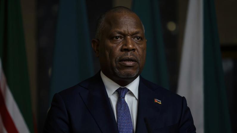 Presidente moçambicano visita EAU para aprofundar relações políticas