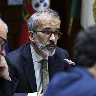 Parlamento ouve ministro sobre voo com mulher de Sissoco