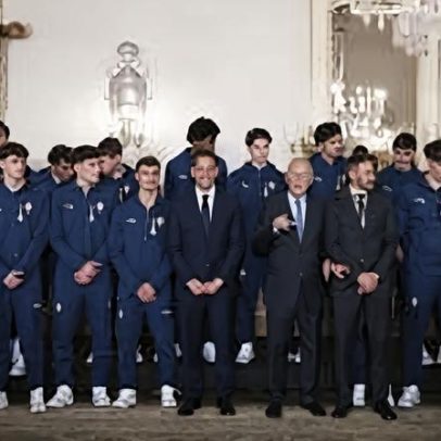 Seleção sub-17 condecorada com a Ordem do Mérito