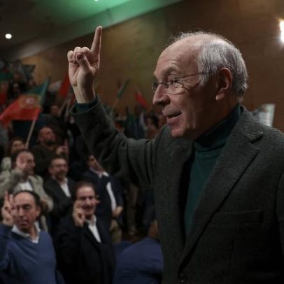 Marques Mendes afirma ser normal Montenegro surgir na campanha