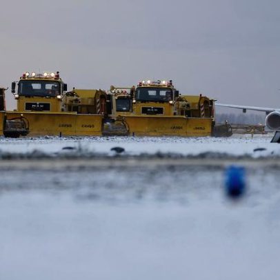 Aeroporto de Frankfurt cancela voos por neve e gelo