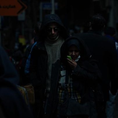 Iranianos já podem telefonar, mas internet continua bloqueada