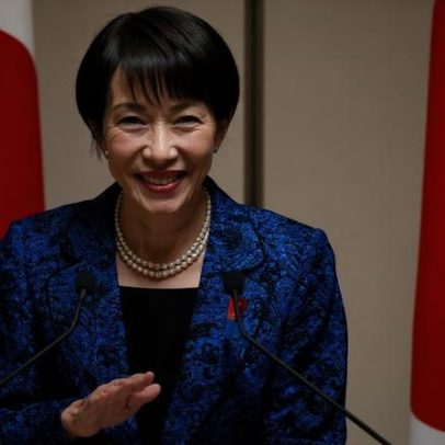Primeira-ministra do Japão dissolve o parlamento