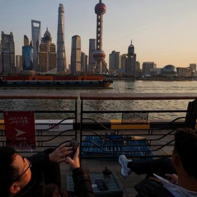 Economia chinesa cresce 5% em 2025, impulsionada por exportações