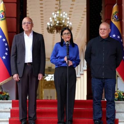 Presidente interina anuncia nova era política em Caracas