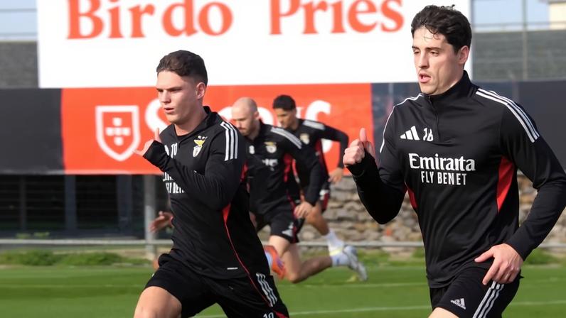 Sudakov e Manu Silva durante o treino das águias - Foto: SL Benfica