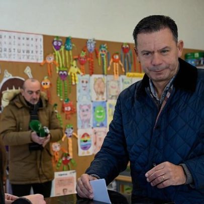 Montenegro não vai declarar apoio a Seguro nem a Ventura