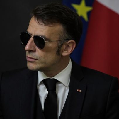 Macron usa óculos de sol em eventos oficiais