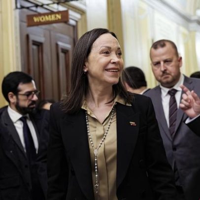 Corina aponta regresso à Venezuela como objetivo principal