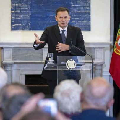 Montenegro nega arrogância e pede propostas para conformar pacote laboral
