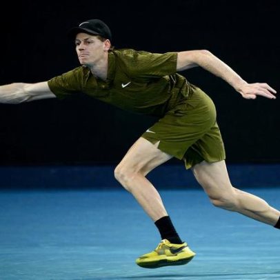 Sinner vence por 3-0 e avança no Open da Austrália