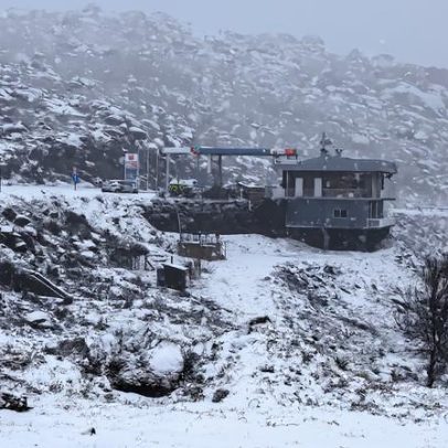 Neve recorda inverno à antiga