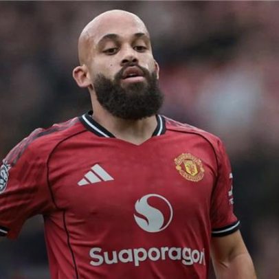 Contra-ataque perfeito e Bruno Fernandes assiste Mbeumo para abrir o dérbi