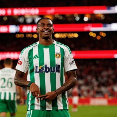 Olympiakos volta à carga por André Luís do Rio Ave