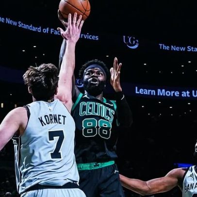 Neemias marca nove, Spurs vencem em Boston