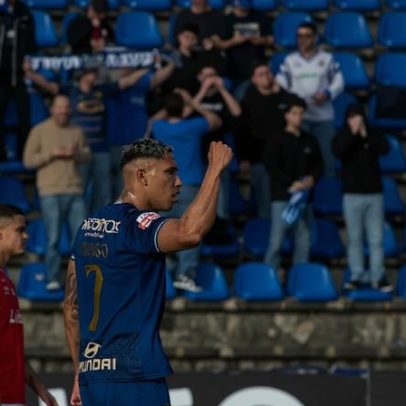 Famalicão volta a exibir dentes à vista e mira registo superior