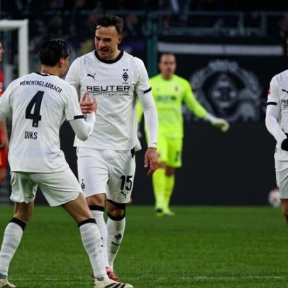 M'Gladbach goleia Augsburgo e garante tranquilidade