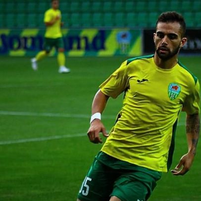 Nos primeiros 15 minutos, olhava para o placard; estava morto