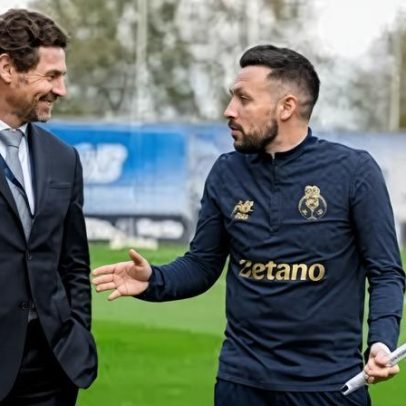 Desempenho de Francesco Farioli elogiado como impressionante