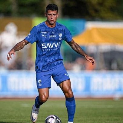 Presidente do Inter assume conversas por Cancelo, mas emite alerta