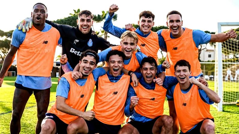 Duarte Cunha e Mateus Mide (na foto), assim como Martim Chelmik e Bernardo Lima, deixaram boa impressão junto de Farioli - Foto: FC PORTO