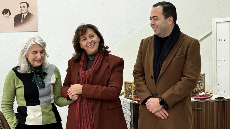 Arte em Elvas: Maria de Lurdes Bebiano apresenta pintura e bordados no espaço Stand’Arte