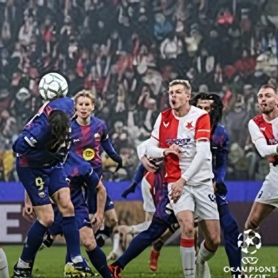 Lewandowski falha baliza e Slavia empata com o Barcelona