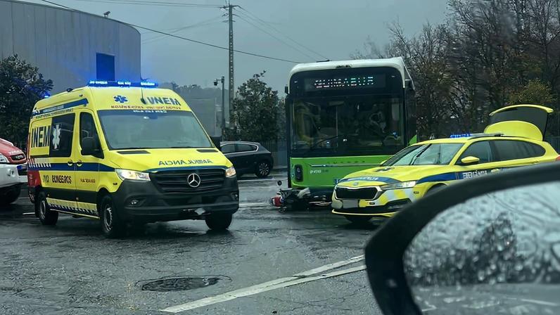 Bombeiros de Vila das Aves em acidente entre autocarro e mota