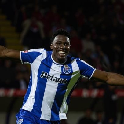 Erro surpreendente dá vantagem ao FC Porto, vídeo