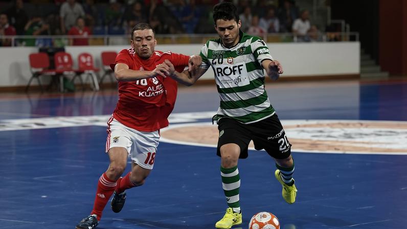 Alex num dérbi entre Benfica e Sporting - Foto: A BOLA