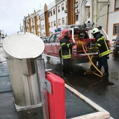 Incêndio em Vila Viçosa: bombeiros combatem fogo em contentores de reciclagem