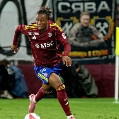 Saída de reforço do FC Porto abre espaço para extremo português