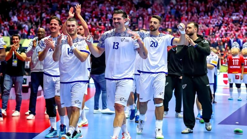 Portugal venceu a Dinamarca e passou à 'main round' no primeiro lugar do grupo — Foto: IMAGO