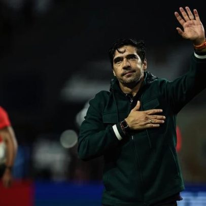 Abel Ferreira iguala recorde de Telê Santana com 30 anos