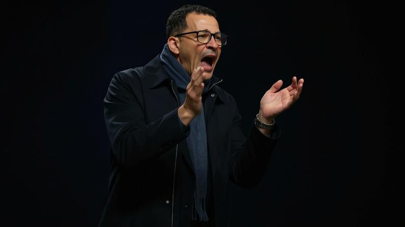 Inglês entrou com o pé direito nos 'blues'