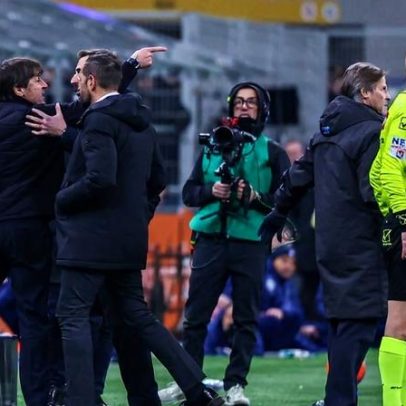 Antonio Conte suspenso por dois jogos após expulsão