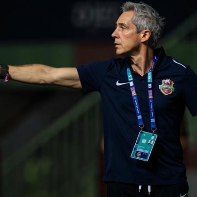 Paulo Sousa vence dérbi do Dubai e assume o segundo lugar