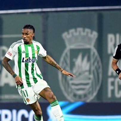 Mourinho e André Luiz discutem papel do banco de suplentes