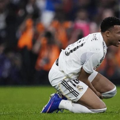 Mbappé volta a parar após recaída
