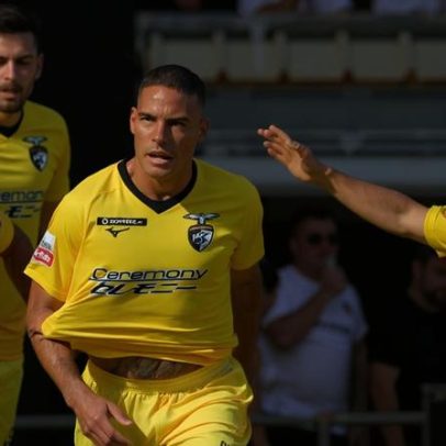 Dérbi algarvio entre Farense e Portimonense promete duelo tenso