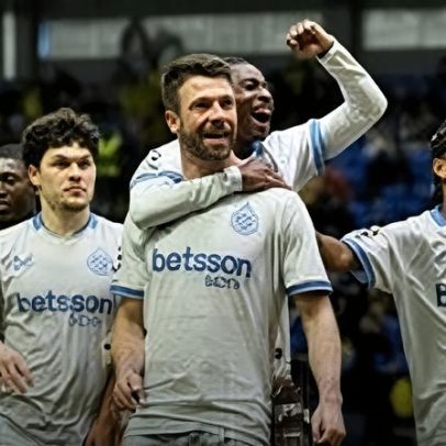 Dia da Champions começa com goleada no Cazaquistão