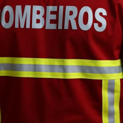 Incêndio em apartamento de prédio de oito pisos em Alenquer mobiliza bombeiros