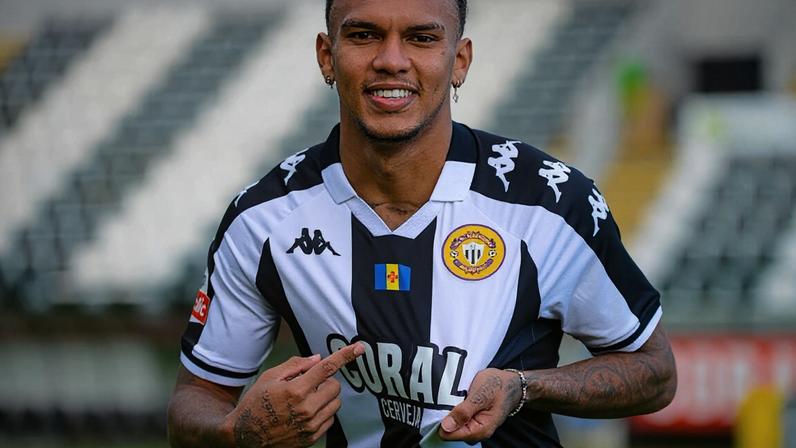 Man. United confirma substituto de Ruben Amorim e movimentos no Dragão