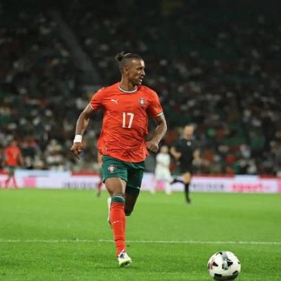 Nani está pronto para ouvir propostas e pode voltar a jogar oficialmente